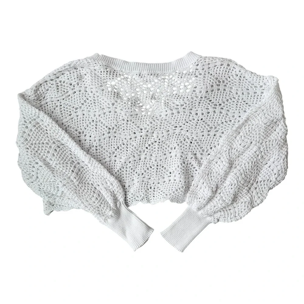 AQUA Women's Cropped Scalloped Crochet V Neck Sweater Small Boho Festival Layer - Picture 3 of 4